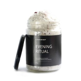 Luksusowa sól do kąpieli o słodkim orientalnym zapachu Evening Ritual 450 g