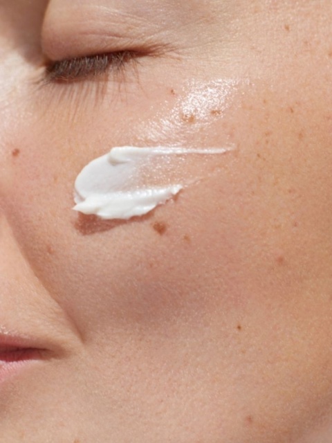 Odżywczy krem regenerujący 50 ml – eeny meeny, modelka