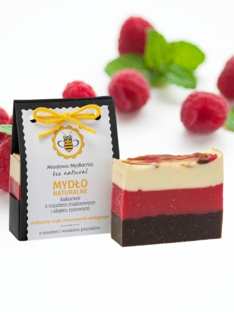 Mydło naturalne Kakaowe z miodem malinowym i olejem ryżowym 90 g – Miodowa Mydlrnia, maliny w tle