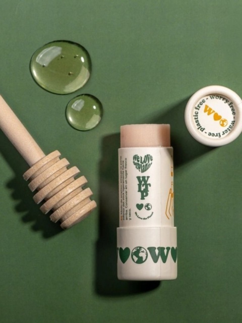 Naturalny balsam do ust Sweet Honey (Velvet Care) - codzienna ochrona 4,9 g – We Love The Plane, aranżacja