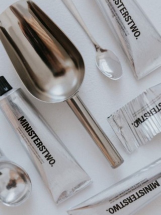 Nawilżająco-wygładzający krem do rąk Szafran 50 ml – Ministerstwo.