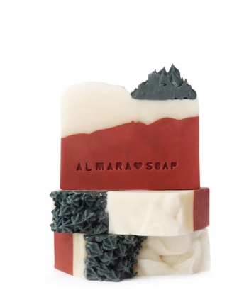 Merry Christmas – ręcznie robione mydło o zapachu igliwia i świątecznych przypraw 100 g – Almara Soap