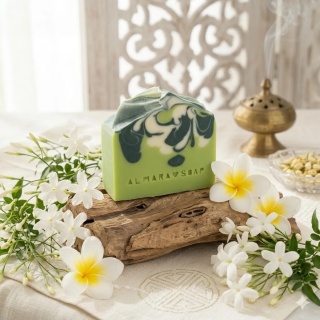 Designerskie, ręcznie robione mydło o zniewalającym zapachu jaśminu Jasmine Flower 100 g – Almara Soap