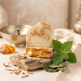 Designerskie ręcznie robione mydło o orientalnym zapachu drzewa sandałowego i paczuli Sandalwood & Patchouli 100 g – Almara Soap