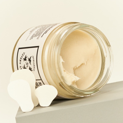 Naturalny dezodorant w kremie Cedr i Paczula z dodatkiem sody 60 ml, otwarty produkt