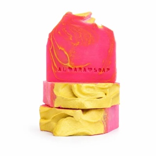 Ręcznie robione mydło o zapachu owocowych gum do żucia Pink Paradise 100 g – Almara Soap