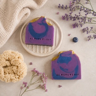Designerskie ręcznie robione mydło o intensywnym zapachu owoców leśnych Blackberry 100 g – Almara Soap