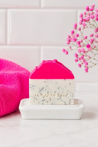 Ręcznie robione mydło o tropikalno-owocowym zapachu z delikatnym efektem peelingującym Tropical Neon 100 g – Almara Soap